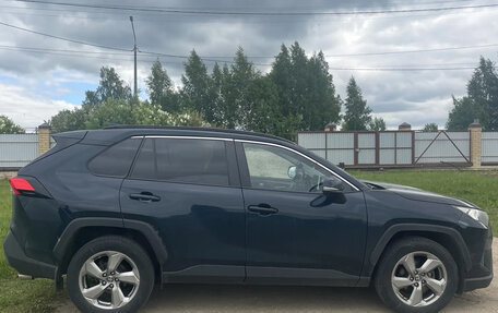Toyota RAV4, 2020 год, 3 650 000 рублей, 8 фотография