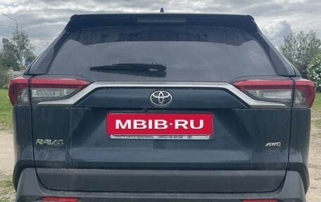 Toyota RAV4, 2020 год, 3 650 000 рублей, 2 фотография