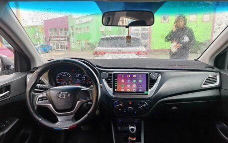 Hyundai Solaris II рестайлинг, 2018 год, 900 000 рублей, 9 фотография