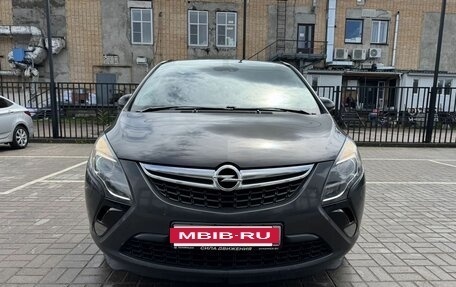Opel Zafira C рестайлинг, 2013 год, 1 050 000 рублей, 5 фотография