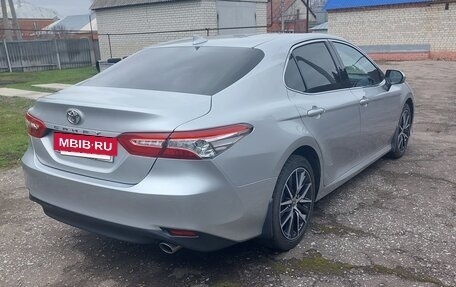 Toyota Camry, 2021 год, 2 950 000 рублей, 2 фотография