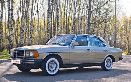 Mercedes-Benz W123, 1982 год, 1 300 000 рублей, 3 фотография