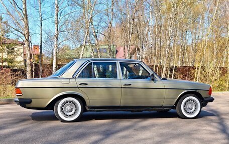 Mercedes-Benz W123, 1982 год, 1 300 000 рублей, 7 фотография