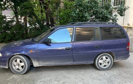 Opel Astra F, 1997 год, 300 000 рублей, 2 фотография