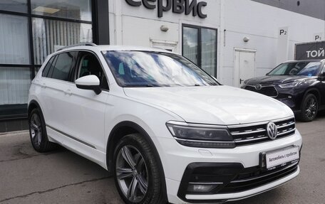 Volkswagen Tiguan II, 2018 год, 1 931 000 рублей, 3 фотография