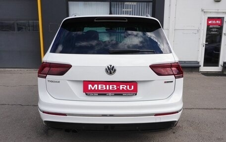 Volkswagen Tiguan II, 2018 год, 1 931 000 рублей, 6 фотография