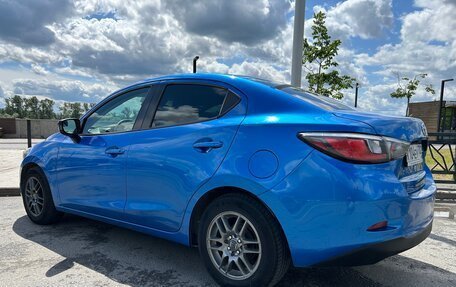Toyota Yaris, 2017 год, 1 199 000 рублей, 3 фотография