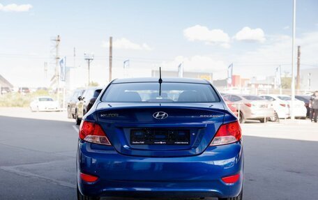 Hyundai Solaris II рестайлинг, 2012 год, 800 000 рублей, 6 фотография