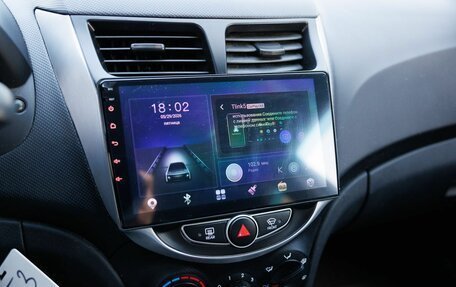 Hyundai Solaris II рестайлинг, 2012 год, 800 000 рублей, 11 фотография