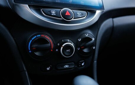 Hyundai Solaris II рестайлинг, 2012 год, 800 000 рублей, 12 фотография