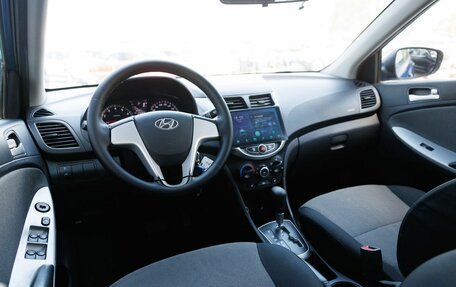 Hyundai Solaris II рестайлинг, 2012 год, 800 000 рублей, 8 фотография