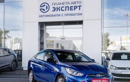Hyundai Solaris II рестайлинг, 2012 год, 800 000 рублей, 3 фотография