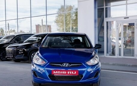 Hyundai Solaris II рестайлинг, 2012 год, 800 000 рублей, 2 фотография