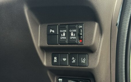Honda Freed II, 2022 год, 1 899 999 рублей, 19 фотография