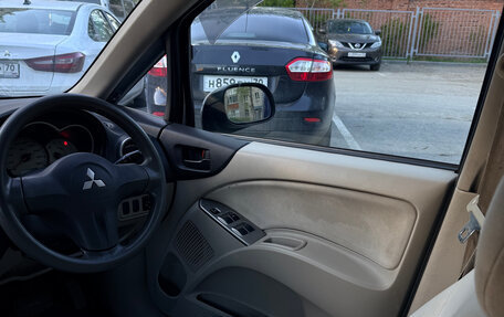 Mitsubishi Colt VI рестайлинг, 2002 год, 350 000 рублей, 11 фотография