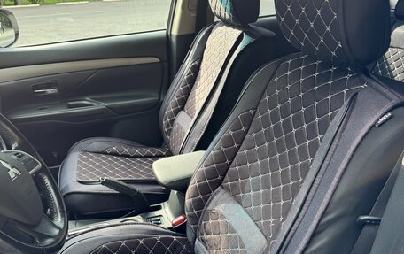Mitsubishi Outlander III рестайлинг 3, 2013 год, 1 800 000 рублей, 11 фотография