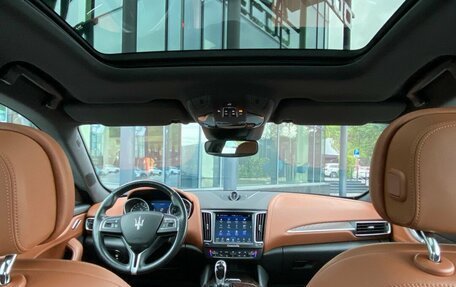 Maserati Levante I, 2017 год, 3 990 000 рублей, 21 фотография