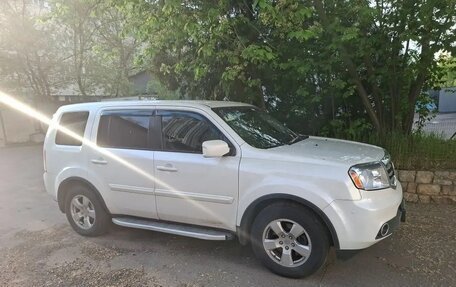 Honda Pilot III рестайлинг, 2013 год, 1 800 000 рублей, 2 фотография