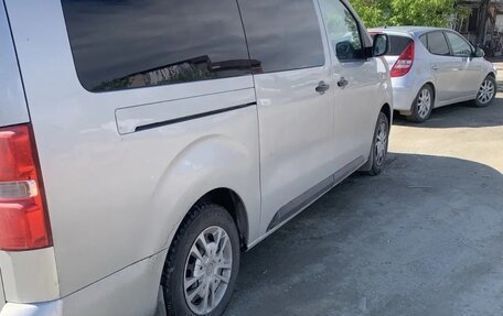 Peugeot Traveller I, 2022 год, 2 630 000 рублей, 3 фотография