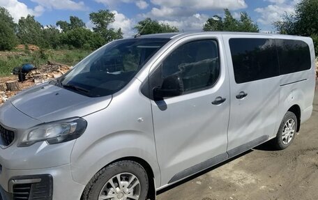 Peugeot Traveller I, 2022 год, 2 630 000 рублей, 2 фотография