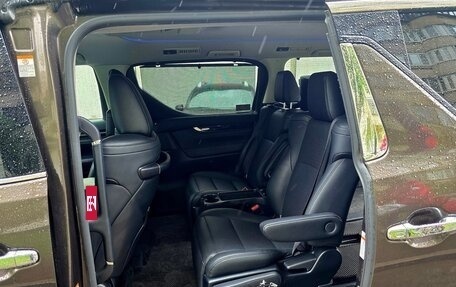 Toyota Alphard III, 2021 год, 6 490 000 рублей, 23 фотография
