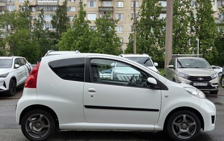 Peugeot 107 I рестайлинг, 2011 год, 489 000 рублей, 4 фотография
