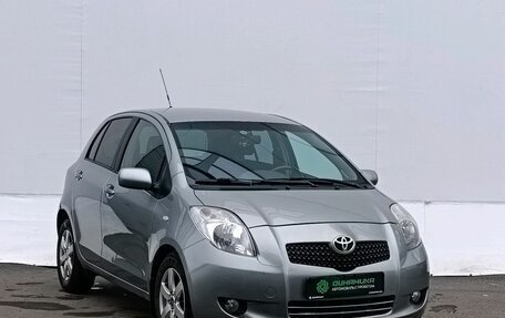 Toyota Yaris III рестайлинг, 2007 год, 575 000 рублей, 3 фотография
