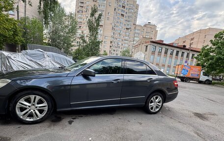 Mercedes-Benz E-Класс, 2010 год, 1 800 000 рублей, 15 фотография