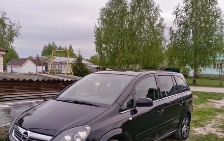 Opel Zafira B, 2011 год, 700 000 рублей, 1 фотография