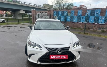 Lexus ES VII, 2019 год, 3 590 000 рублей, 1 фотография