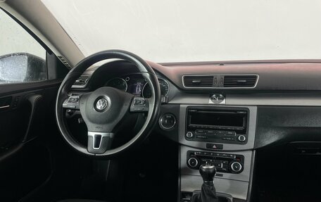 Volkswagen Passat B7, 2011 год, 990 000 рублей, 12 фотография