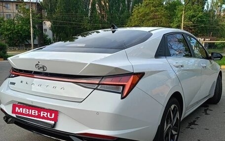 Hyundai Elantra, 2021 год, 1 790 000 рублей, 5 фотография