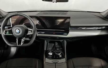 BMW 5 серия, 2025 год, 8 295 000 рублей, 12 фотография