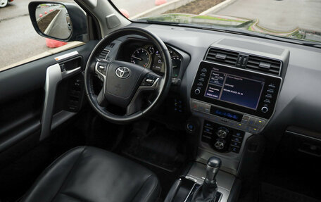 Toyota Land Cruiser Prado 150 рестайлинг 2, 2020 год, 6 750 000 рублей, 11 фотография