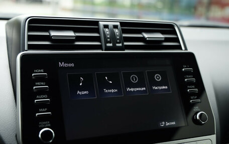 Toyota Land Cruiser Prado 150 рестайлинг 2, 2020 год, 6 750 000 рублей, 15 фотография