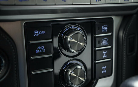 Toyota Land Cruiser Prado 150 рестайлинг 2, 2020 год, 6 750 000 рублей, 18 фотография