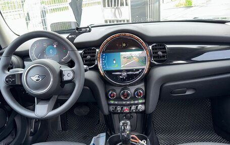 MINI Hatch, 2022 год, 1 950 000 рублей, 1 фотография