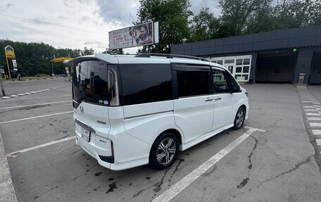 Honda Stepwgn IV, 2021 год, 2 900 000 рублей, 4 фотография