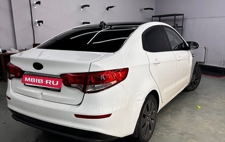 KIA Rio III рестайлинг, 2015 год, 560 000 рублей, 3 фотография