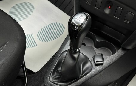 Renault Logan II, 2019 год, 1 230 000 рублей, 14 фотография