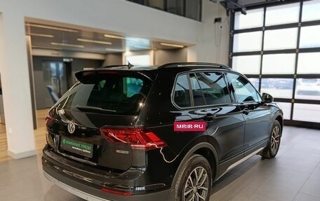 Volkswagen Tiguan II, 2019 год, 2 100 000 рублей, 4 фотография