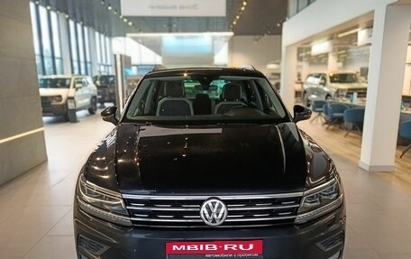 Volkswagen Tiguan II, 2019 год, 2 100 000 рублей, 2 фотография