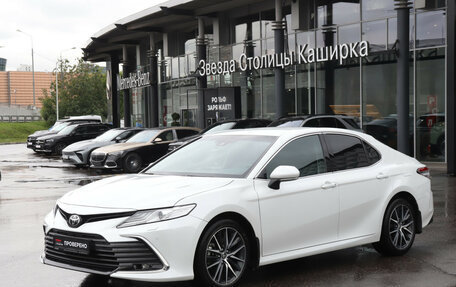 Toyota Camry, 2021 год, 3 280 000 рублей, 2 фотография