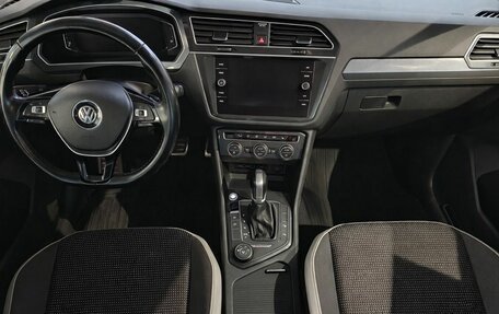 Volkswagen Tiguan II, 2019 год, 2 100 000 рублей, 12 фотография