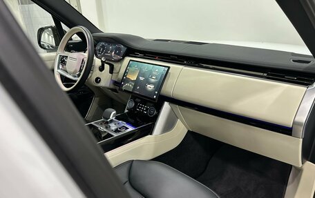 Land Rover Range Rover IV рестайлинг, 2023 год, 15 990 000 рублей, 30 фотография