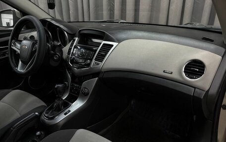 Chevrolet Cruze II, 2011 год, 579 888 рублей, 16 фотография