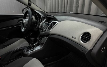 Chevrolet Cruze II, 2011 год, 579 888 рублей, 17 фотография