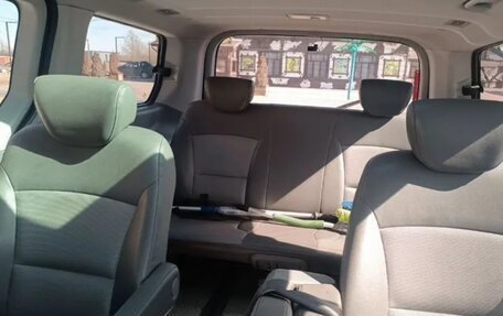 Hyundai Grand Starex Grand Starex I рестайлинг 2, 2011 год, 1 550 000 рублей, 12 фотография