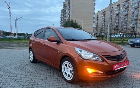 Hyundai Solaris II рестайлинг, 2015 год, 990 000 рублей, 2 фотография