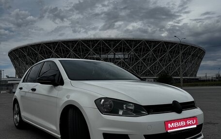 Volkswagen Golf VII, 2013 год, 900 000 рублей, 2 фотография